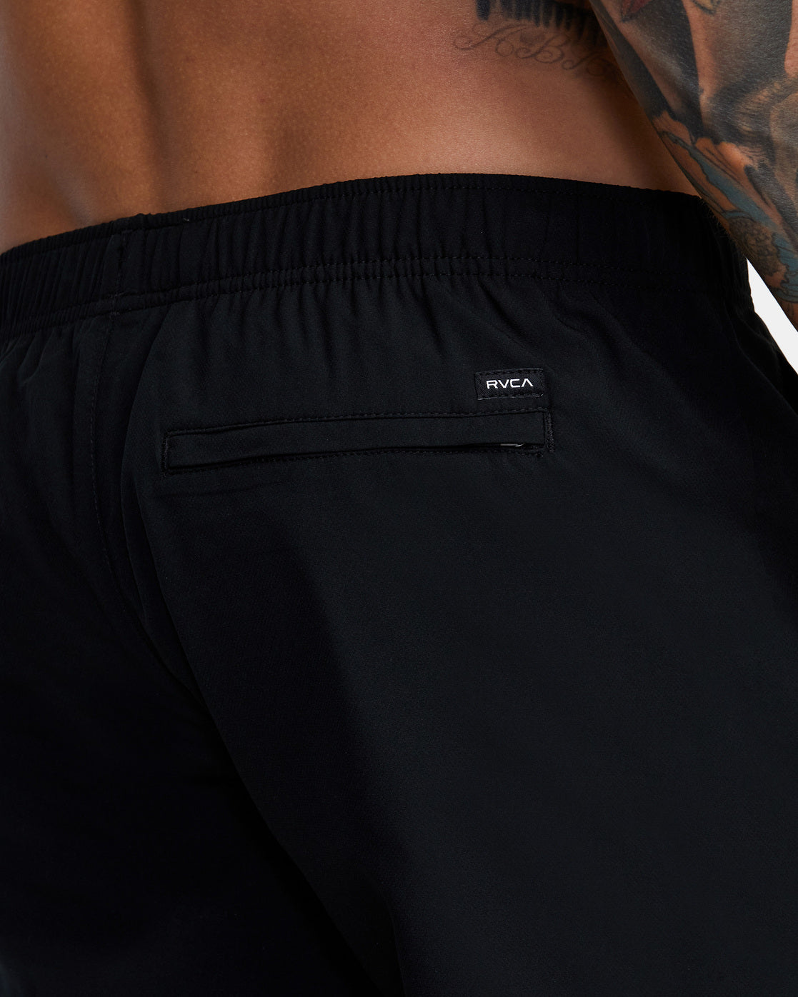 RVCA YOGGER IV ELASTIC SHORTS 17"