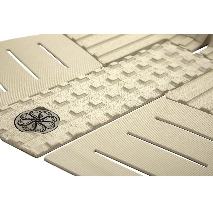 DION AGIUS III - CREAM