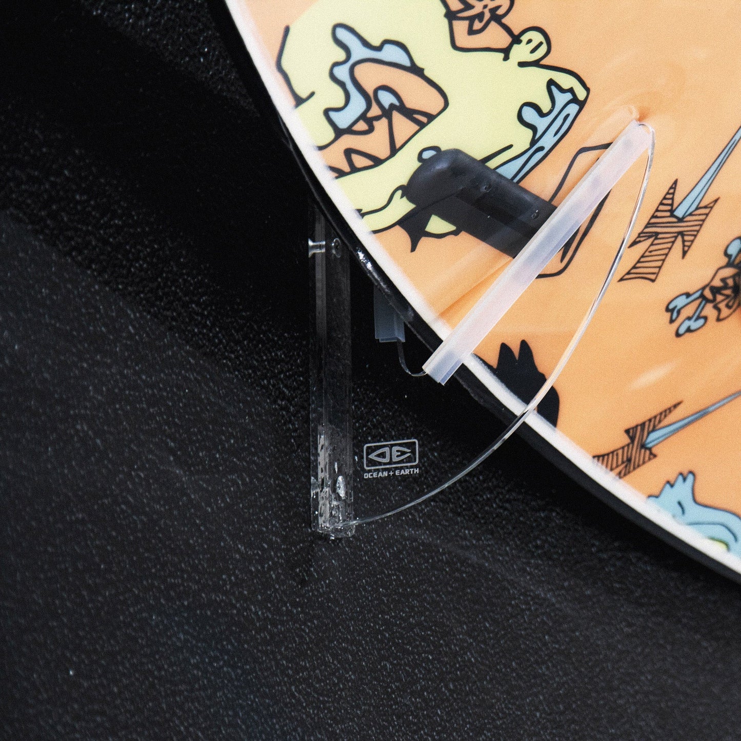 O&E - INVISIBLE WALL DISPLAY RACK - HORIZONTAL